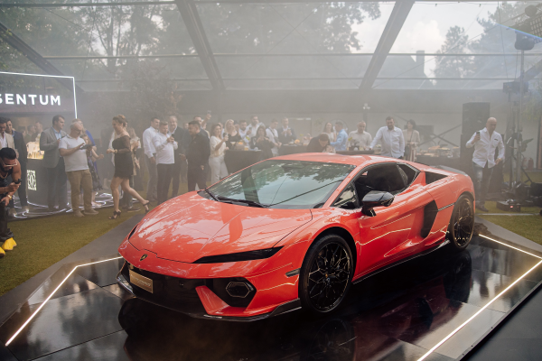 Lamborghini Temerario – „Fuoriclasse” autentic, lansat cu stil la București