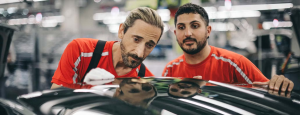 Adrien Brody devine „intern” la Porsche