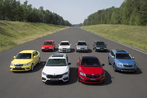Škoda Octavia împlinește 30 de ani: povestea mașinii care a crescut odată cu marca