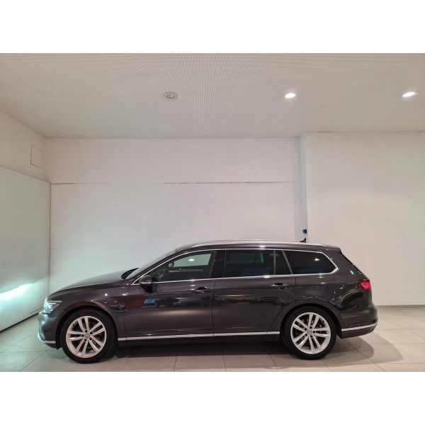 VW Passat Variant Elegance TDI SCR DSG