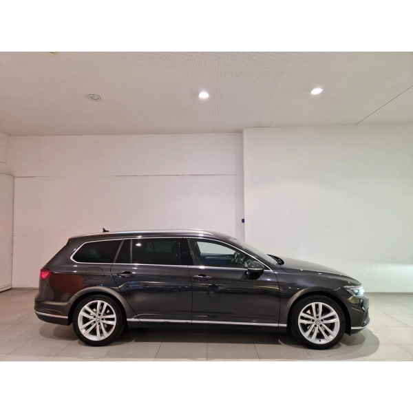 VW Passat Variant Elegance TDI SCR DSG