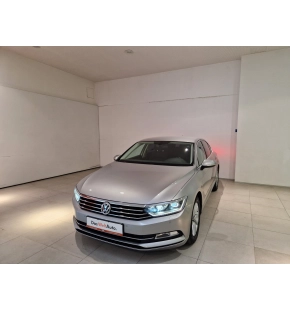 VW Passat Comfortline 2.0 TDI thumbnail