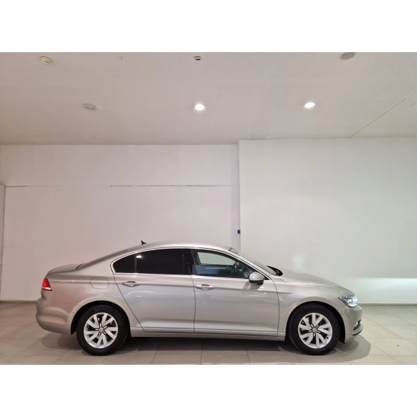 VW Passat Comfortline 2.0 TDI