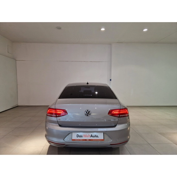 VW Passat Comfortline 2.0 TDI