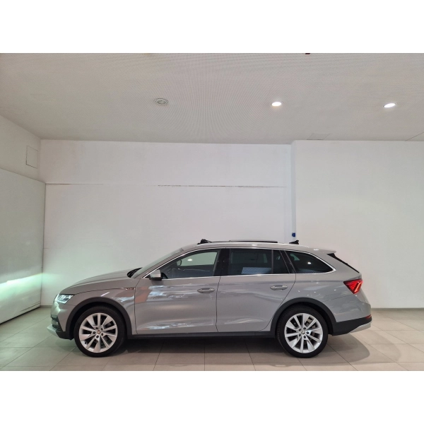 Škoda OCTAVIA COMBI SCOUT 2.0 TDI DSG 4x4