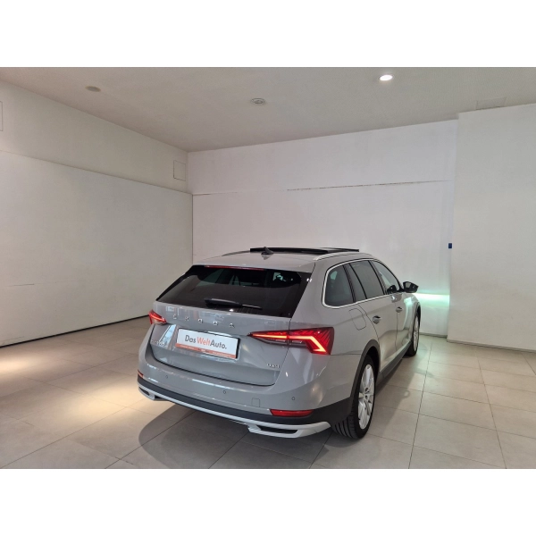 Škoda OCTAVIA COMBI SCOUT 2.0 TDI DSG 4x4