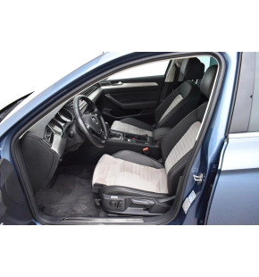 VW Passat Variant Highline TDI SCR DSG thumbnail