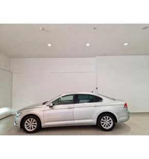 VW Passat Comfortline 2.0 TDI DSG thumbnail
