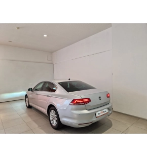 VW Passat Comfortline 2.0 TDI DSG thumbnail