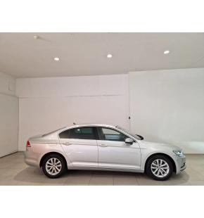 VW Passat Comfortline 2.0 TDI DSG thumbnail