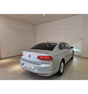 VW Passat Comfortline 2.0 TDI DSG thumbnail