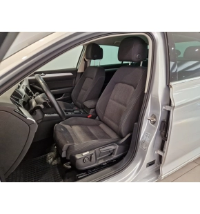 VW Passat Comfortline 2.0 TDI DSG thumbnail