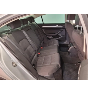 VW Passat Comfortline 2.0 TDI DSG thumbnail