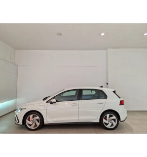 VW Golf GTE thumbnail