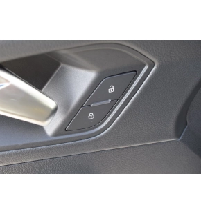 Audi Q3 Advanced 40 TFSI quattro thumbnail