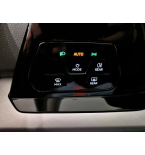 VW Golf Life TDI DSG thumbnail