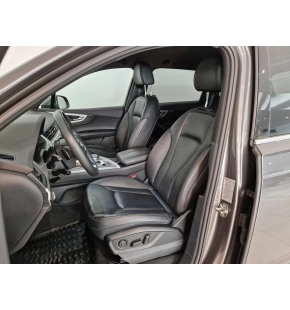 Audi Q7 50 TDI quattro thumbnail