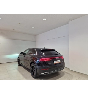 Audi Q8 50 TDI quattro thumbnail