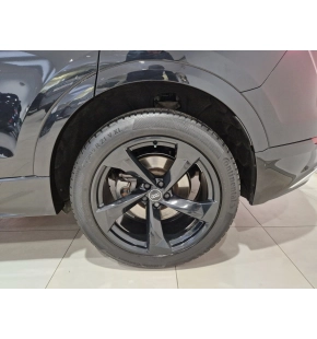 Audi Q8 50 TDI quattro thumbnail