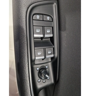 Audi Q8 50 TDI quattro thumbnail