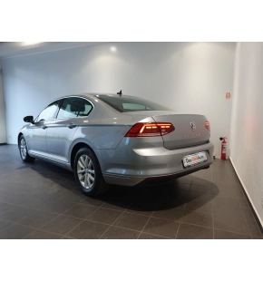 VW Noul Passat Comfortline 2.0 TDI DSG thumbnail