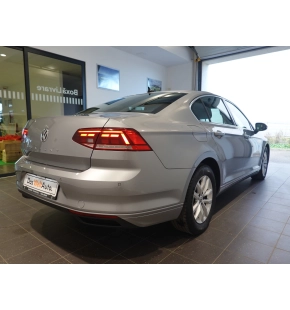 VW Noul Passat Comfortline 2.0 TDI DSG thumbnail