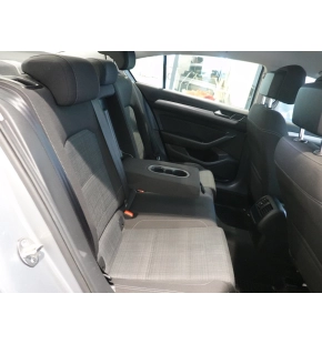 VW Noul Passat Comfortline 2.0 TDI DSG thumbnail