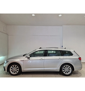 VW Passat Variant GTE thumbnail