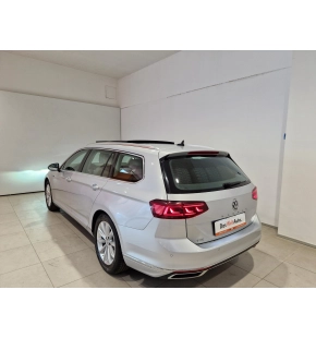 VW Passat Variant GTE thumbnail