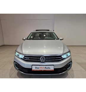 VW Passat Variant GTE thumbnail