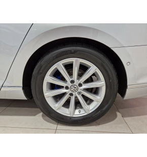 VW Passat Variant GTE thumbnail