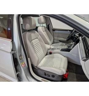 VW Passat Variant GTE thumbnail