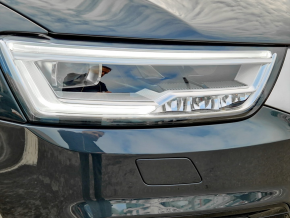 Audi Q3 Sport 2.0 TDI quattro thumbnail