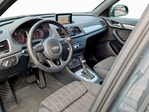 Audi Q3 Sport 2.0 TDI quattro thumbnail