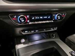 Audi Q5 40 TDI quattro thumbnail