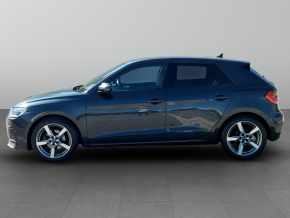 Audi A1 Sportback Advanced 30 TFSI thumbnail