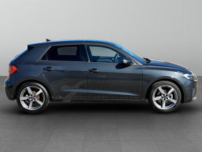 Audi A1 Sportback Advanced 30 TFSI thumbnail