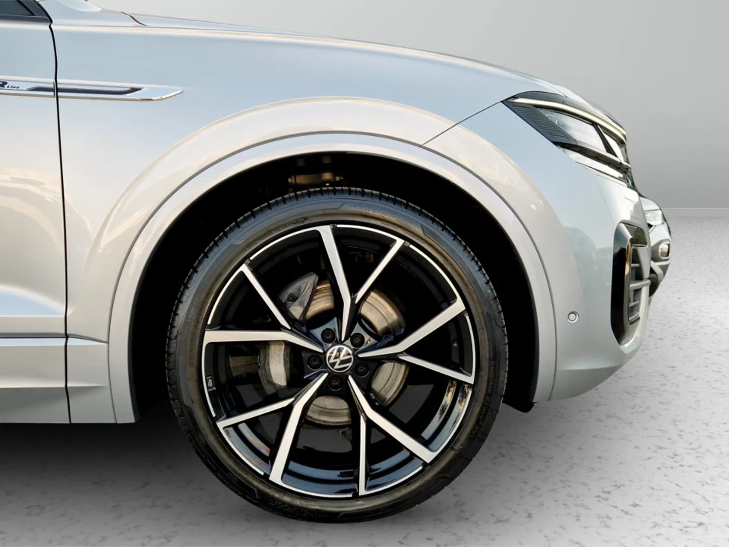 VW Touareg R-Style V6 TDI