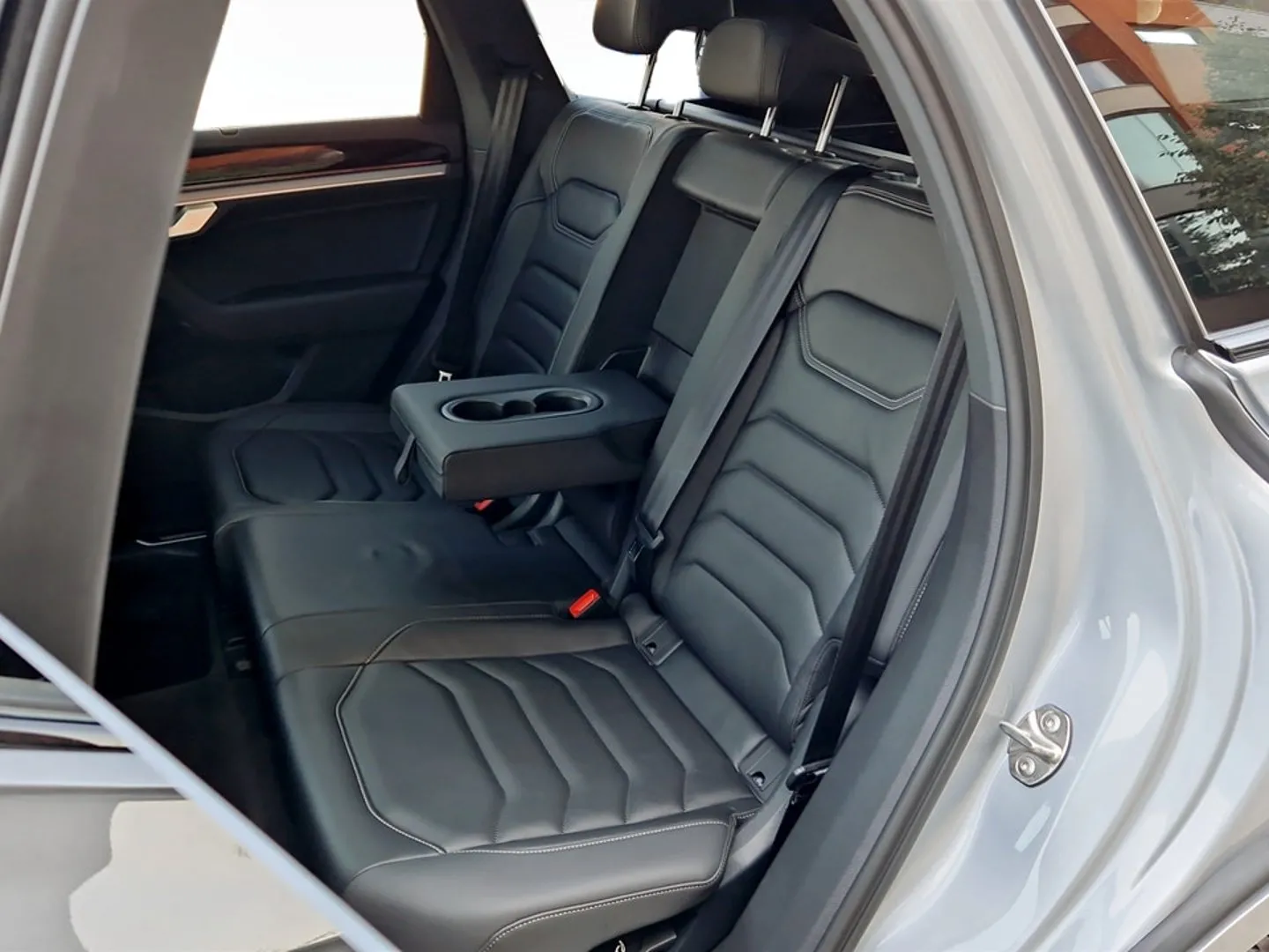 VW Touareg R-Style V6 TDI