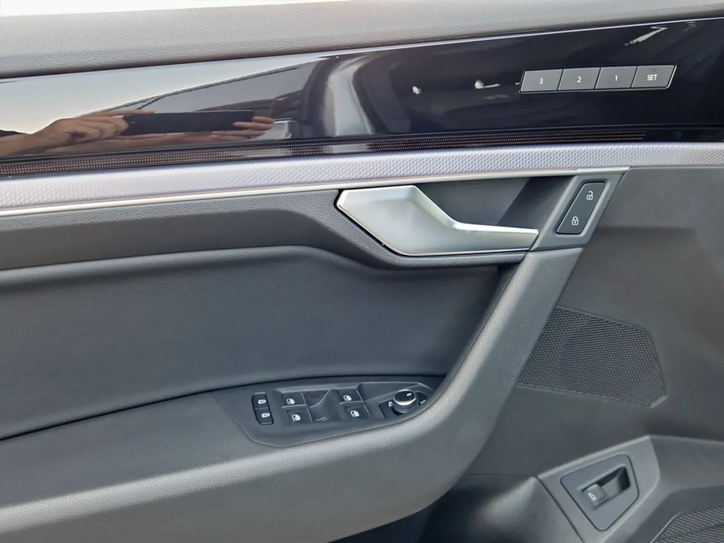 VW Touareg R-Style V6 TDI