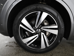 VW Touareg R-Style V6 TDI thumbnail