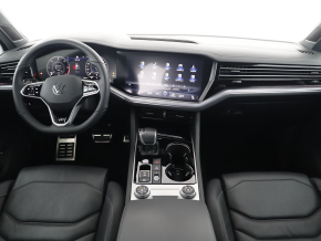 VW Touareg R-Style V6 TDI thumbnail