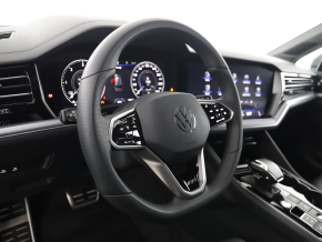 VW Touareg R-Style V6 TDI thumbnail