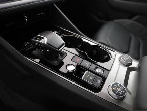 VW Touareg R-Style V6 TDI thumbnail