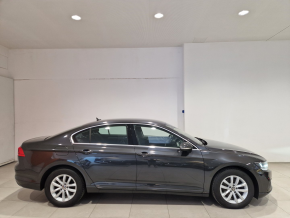 VW Noul Passat Comfortline 2.0 TDI DSG thumbnail
