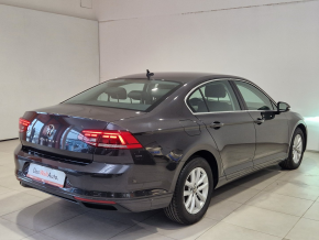 VW Noul Passat Comfortline 2.0 TDI DSG thumbnail