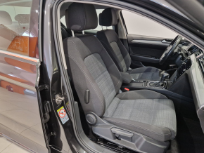VW Noul Passat Comfortline 2.0 TDI DSG thumbnail