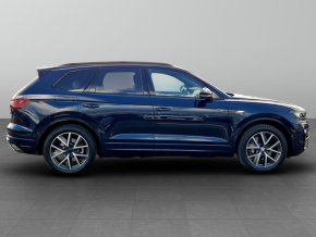 VW Touareg R-Style V6 TFSI thumbnail