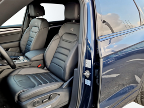 VW Touareg R-Style V6 TFSI thumbnail