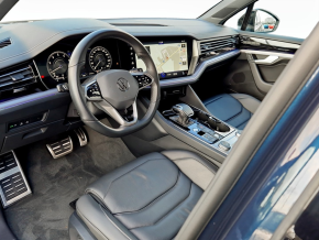 VW Touareg R-Style V6 TFSI thumbnail